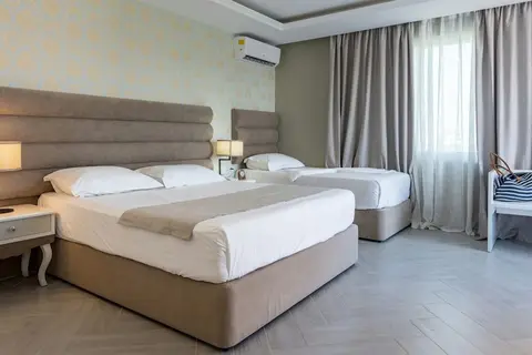 Fafa Beach Hotel in Golem — foto 15