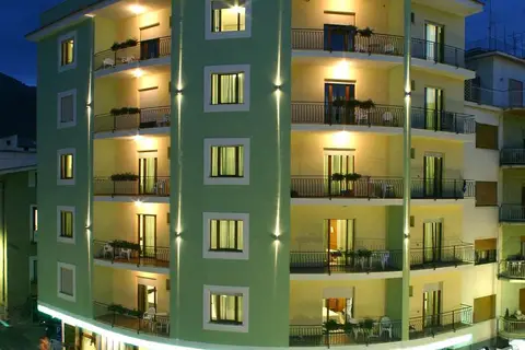 Hotel Tourist in Sorrento — foto 10