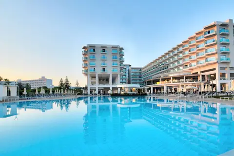 NissiBlu Beach Resort in Ayia Napa — foto 11