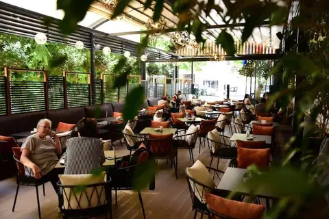 Hotel Comfort in Tirana — foto 11