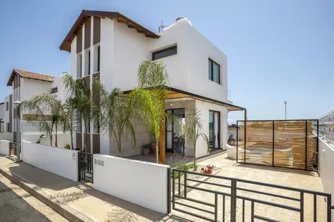 Chris Le Mare Luxury Villa in Paralimni — foto 16