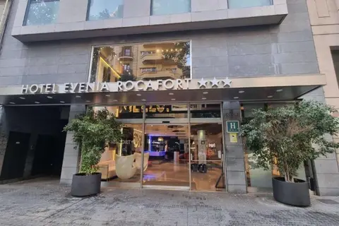 Evenia Rocafort in Barcelona — foto 11