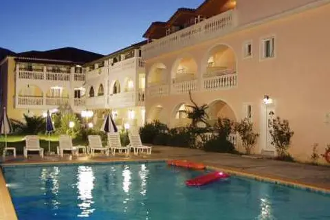 Hotel Plessas Palace in Alikanas — foto 15