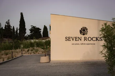 Seven Rocks in Pallini Municipal Unit — foto 19