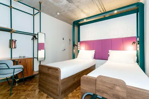 YOTEL Manchester Deansgate in Manchester — foto 22