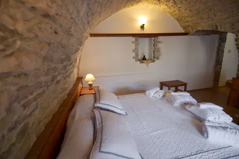 Hotel Kalemi 2 in Gjirokastra — foto 8