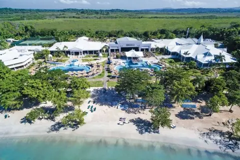 Riu Negril in New Green Island