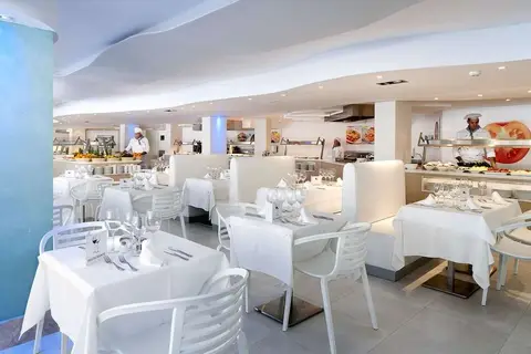 Fergus Style Cala Blanca Suites in Santa Ponça — foto 18