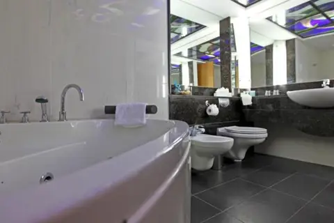 Poseidonia Beach Hotel in Agios Tychonos — foto 23