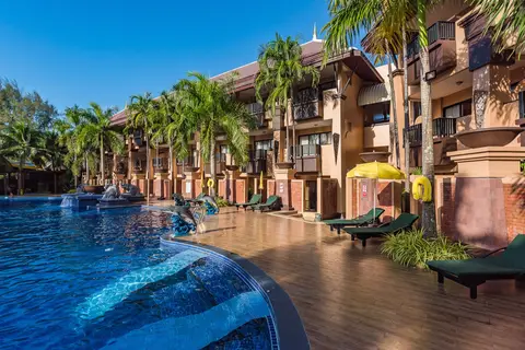 Princess Kamala Beachfront Hotel in ตำบลเชิงทะเล