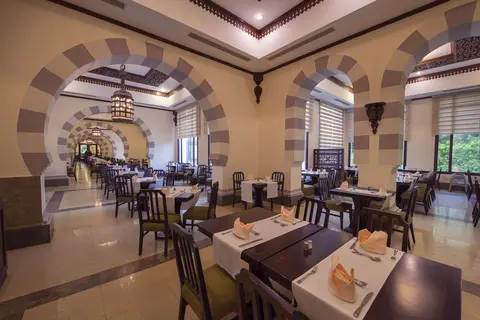 Stella Makadi Beach Resort & Spa in Andalus Restaurant — foto 29