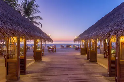 Meeru Maldives Resort Island in Golf Driving Range — foto 16