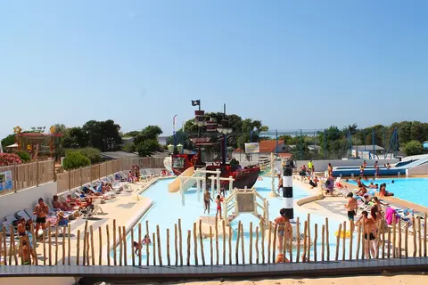 Camping L Anse Des Pins in Saint-Georges-d'Oléron — foto 3