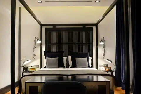 Brown's Central Hotel in Almada — foto 5