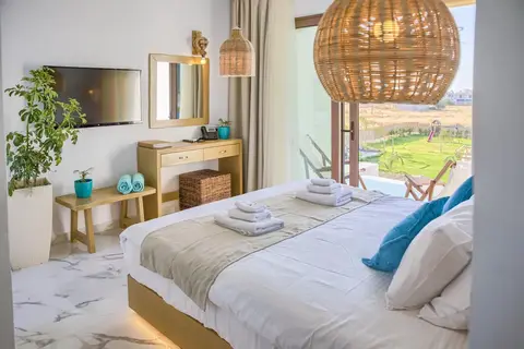 Alia Luxury Suites & Spa Beachfront Hotel in Χαράκι — foto 27