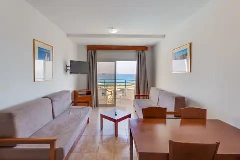 Tetyk Hotel Apartments in Παραλίμνι — foto 16