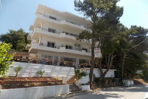 Sunrays in Saranda