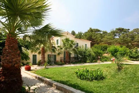 Alma Beach Hotel & Appartementen in Πέτρα — foto 9