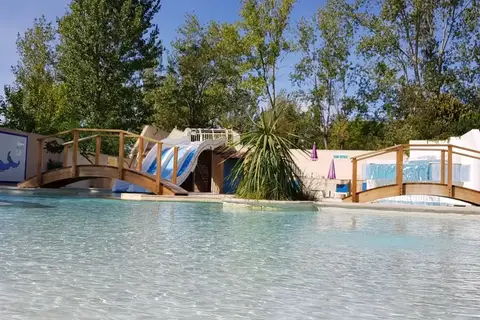 Camping Les Jardins De Tivoli in Le Grau-du-Roi — foto 2