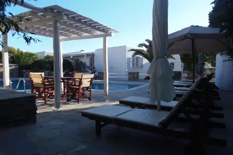 Manos in Νάουσα — foto 6