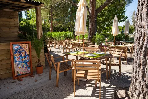 Camping Les Rives Du Luberon in Cheval-Blanc — foto 4