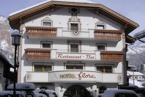 Hotel Flora in Sëlva - Wolkenstein in Gröden - Selva di Val Gardena