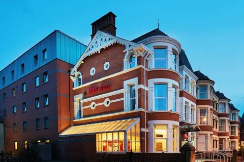 Ibis Belfast Queens Quarter in Belfast — foto 8