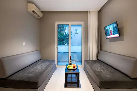 Sunday Hotel in Ιαλυσός — foto 13