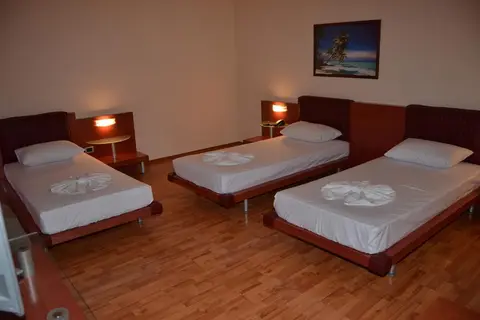Brilant in Sarandë — foto 23