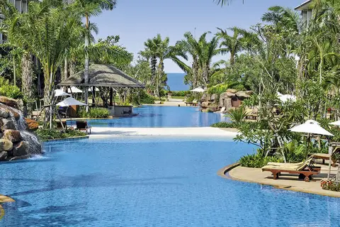 Ravindra Beach Resort & Spa in นาจอมเทียน