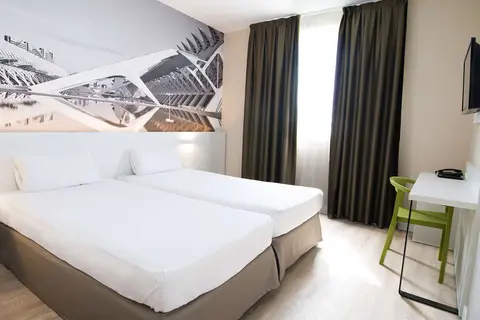 B&B Hotel Valencia Ciudad de la Ciencias in Valencia — foto 2