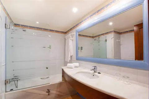 Aparthotel ILUNION Sancti Petri in Chiclana de la Frontera — foto 28