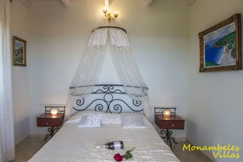 Monambeles Villas in Σβορωνάτα — foto 2