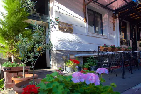 Almina Inn Hotel in Küçükçekmece — foto 18