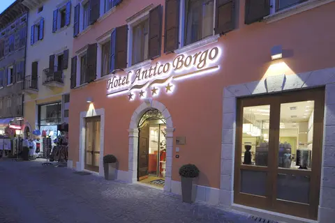 Hotel Antico Borgo in Riva del Garda — foto 19
