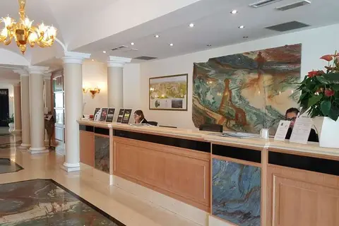 Hotel Palace in Desenzano del Garda — foto 18