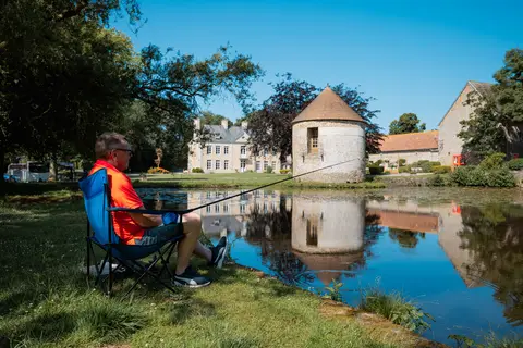 Chateau De Lez-eaux in Saint-Aubin-des-Préaux — foto 18