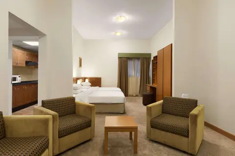 Ramada Hotel & Suites by Wyndham Ajman in إمارة عجمان — foto 13