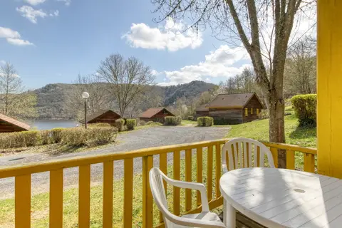 Vakantiepark Les Chalets De La Chazotte in Saint-Jacques-d'Ambur — foto 9