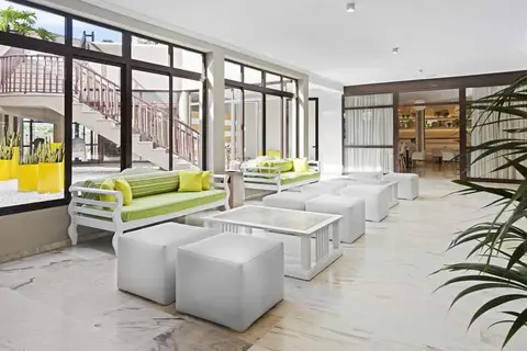 Saint George Aparthotel in Arona — foto 11