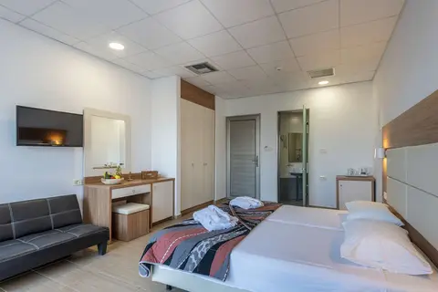 Royal Bay in Κέφαλος — foto 24