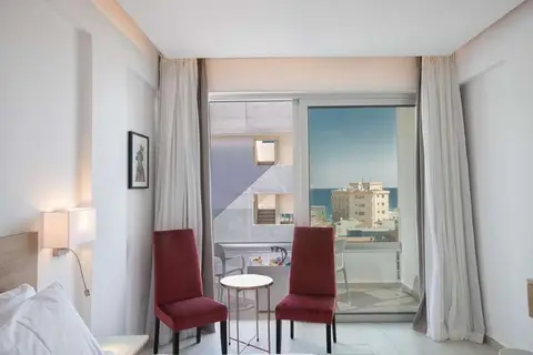 Kokkinos in Παραλίμνι — foto 13