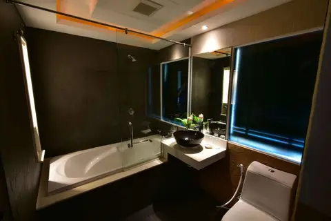 R Mar Resort & Spa in ตำบลป่าตอง — foto 17