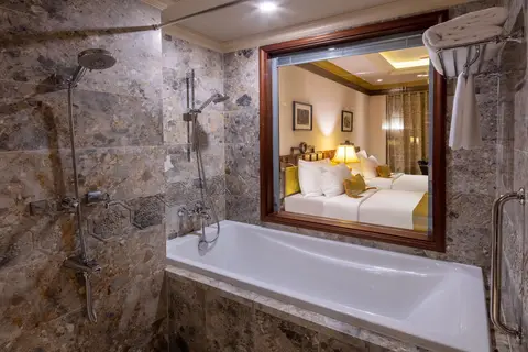 Silk Path Grand Hue Hotel in Hue — foto 18