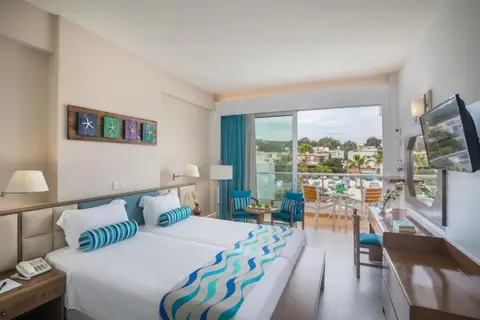 Cavo Maris Beach Hotel in Παραλίμνι — foto 18