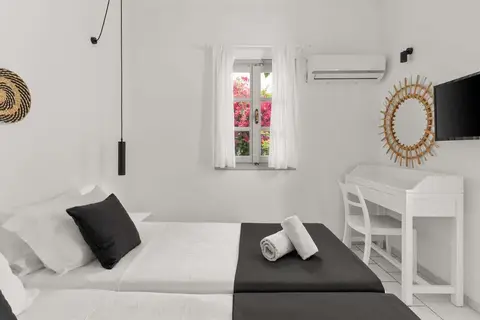 Sunrise Paros by Mr and Mrs White in Naoussa, foto 3