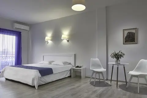 Mikes Kanarium City Hotel in Larnaca — foto 21