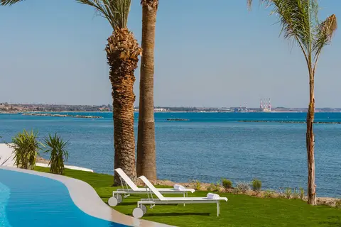 Lebay Beach Hotel in Oroklini — foto 3