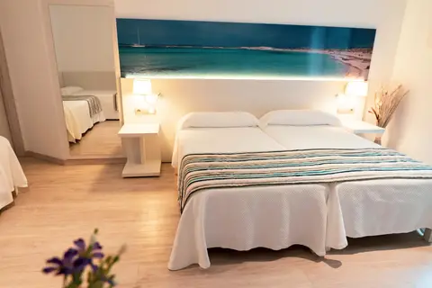Hotel Rosales in es Pujols — foto 25