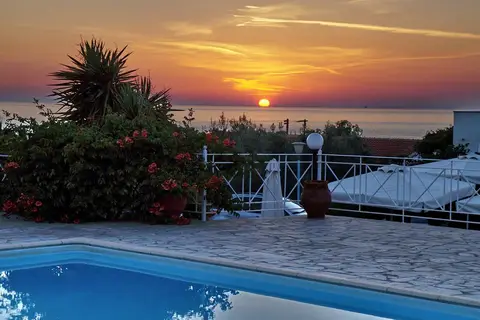 Akti Hotel in Μόλυβος — foto 5